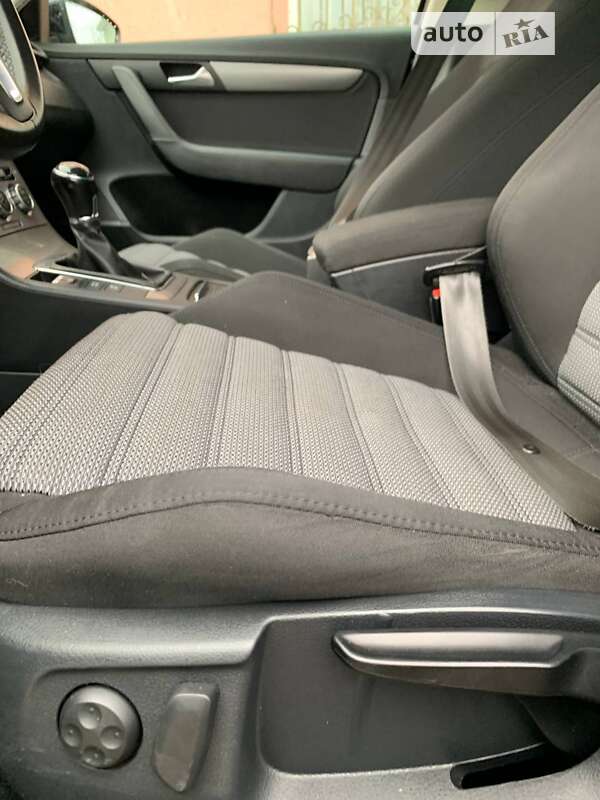 Универсал Volkswagen Passat 2013 в Калуше