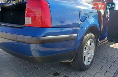 Седан Volkswagen Passat 1999 в 