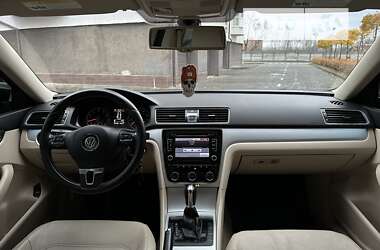 Седан Volkswagen Passat 2012 в 