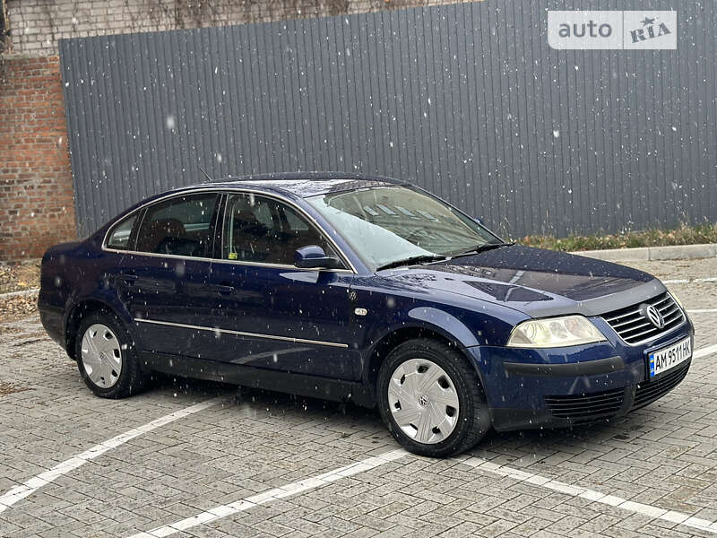 Седан Volkswagen Passat 2001 в Житомирі