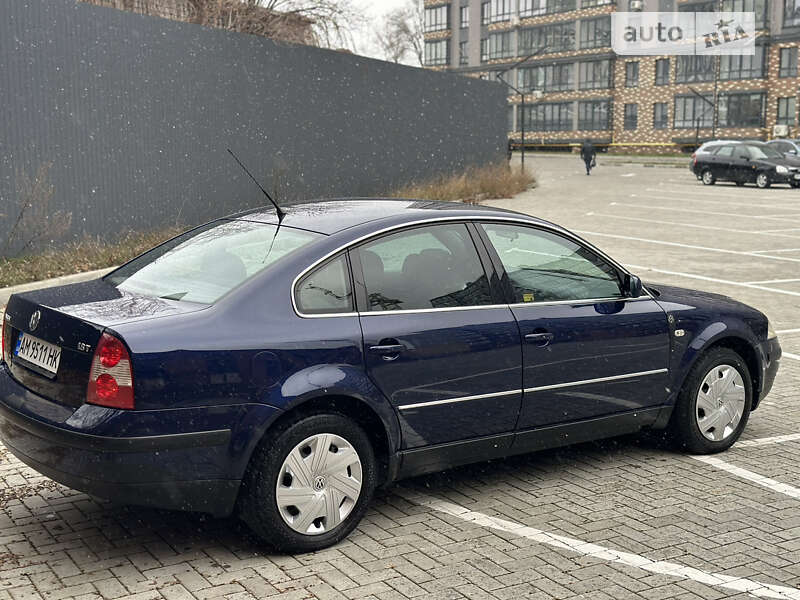 Седан Volkswagen Passat 2001 в Житомирі