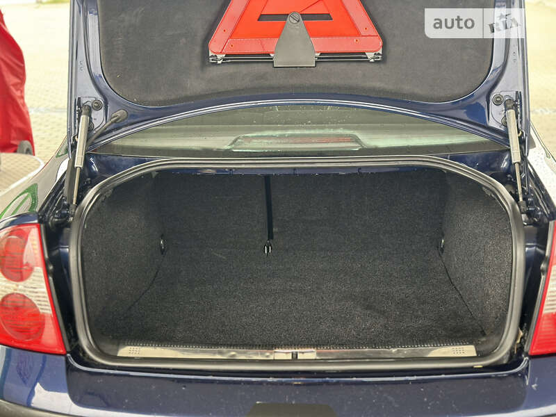 Седан Volkswagen Passat 2001 в Житомирі