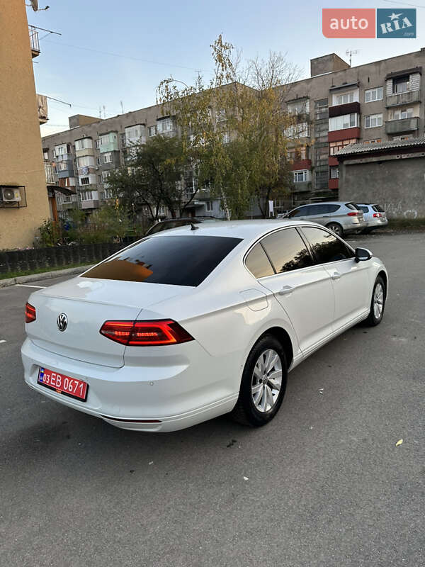 Седан Volkswagen Passat 2018 в Мукачево