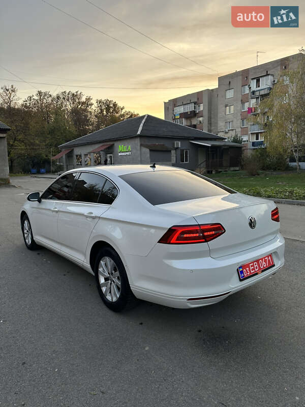 Седан Volkswagen Passat 2018 в Мукачево