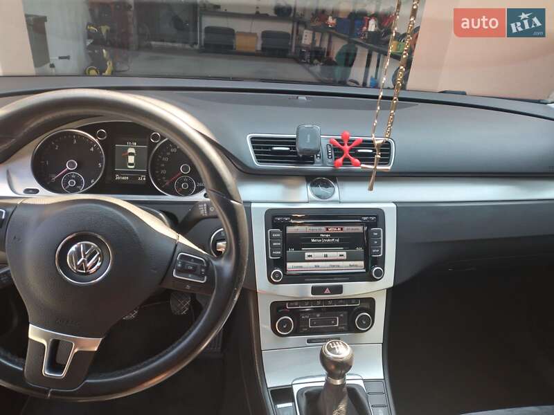 Седан Volkswagen Passat 2012 в Ужгороде фото 4 Седан Volkswagen Passat 2012 в Ужгороде