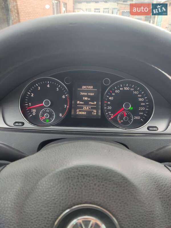 Универсал Volkswagen Passat 2011 в Старом Самборе