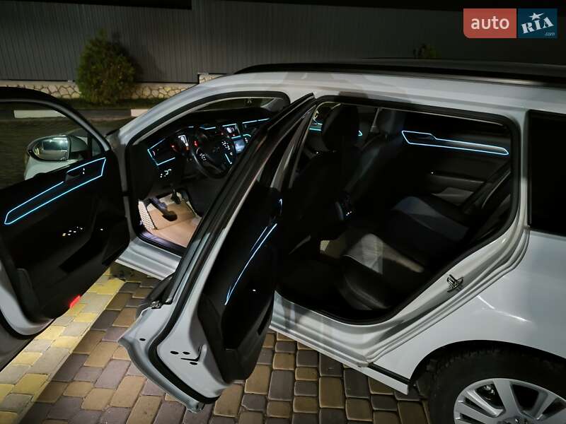 Універсал Volkswagen Passat 2015 в Дунаївцях