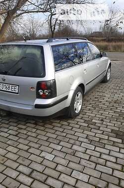 Універсал Volkswagen Passat 2001 в Новоселиці