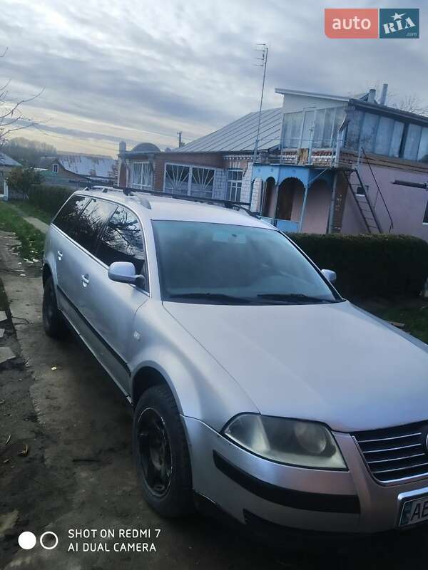 Універсал Volkswagen Passat 2001 в Тростянці