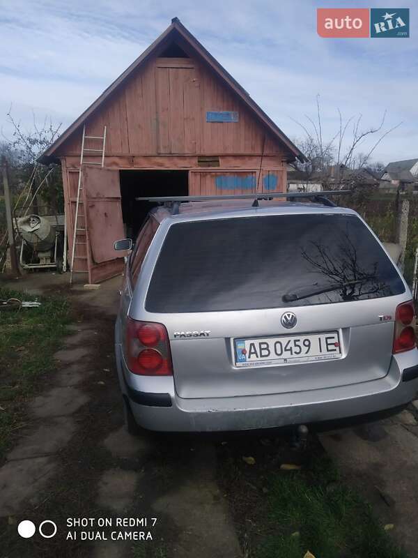 Універсал Volkswagen Passat 2001 в Тростянці
