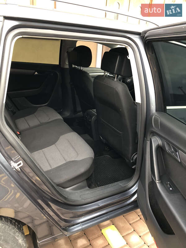 Универсал Volkswagen Passat 2011 в Новоселице