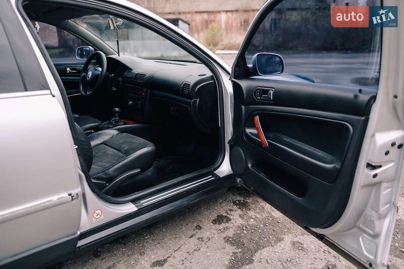 Универсал Volkswagen Passat 2003 в Вижнице