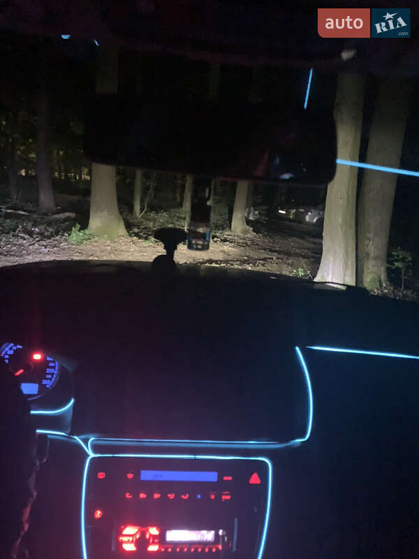 Седан Volkswagen Passat 2002 в Житомирі