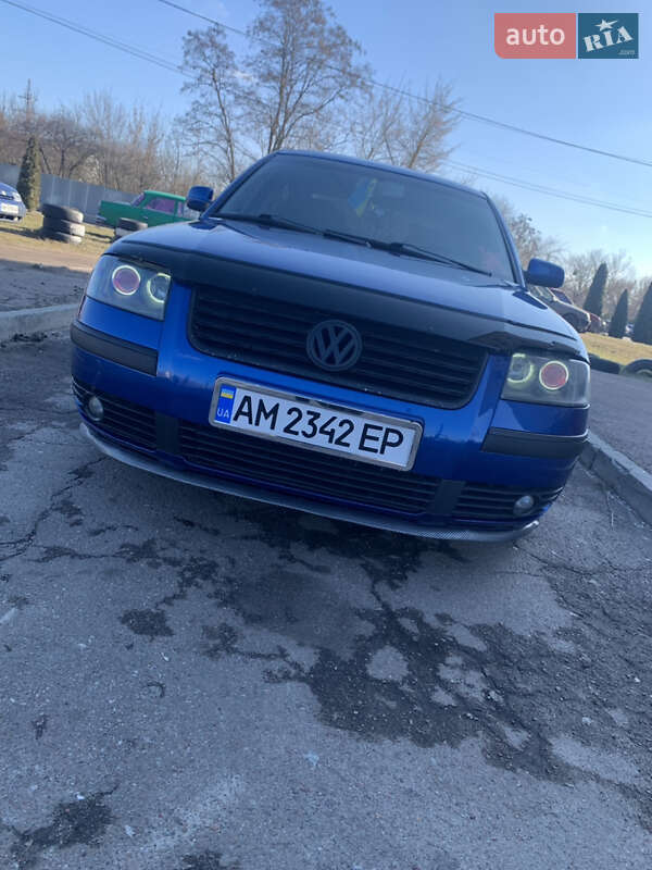 Седан Volkswagen Passat 2002 в Житомирі