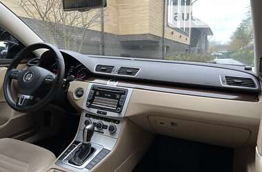 Седан Volkswagen Passat 2012 в 