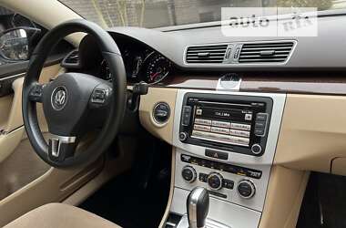 Седан Volkswagen Passat 2012 в 