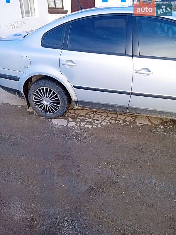 Седан Volkswagen Passat 1997 в Гайвороне