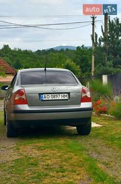 Седан Volkswagen Passat 2002 в 