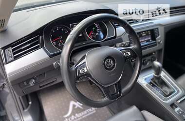 Седан Volkswagen Passat 2016 в Одессе