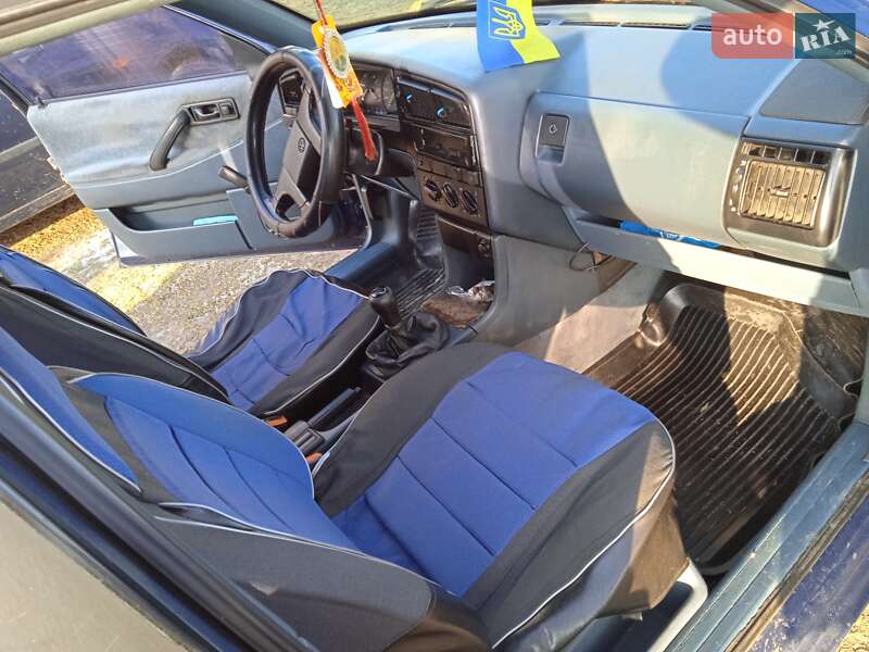 Седан Volkswagen Passat 1993 в Коломиї