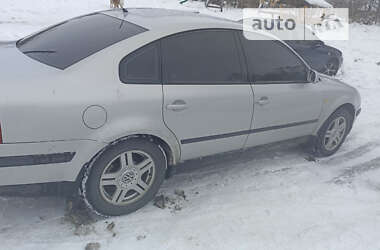 Седан Volkswagen Passat 1999 в Овручі