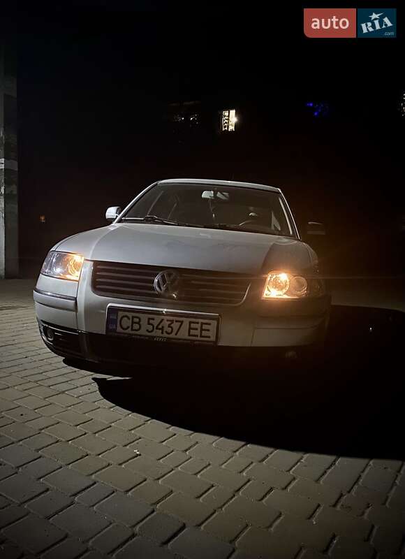 Седан Volkswagen Passat 2001 в Гребінці