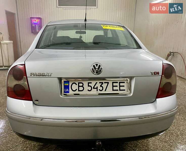 Седан Volkswagen Passat 2001 в Гребінці