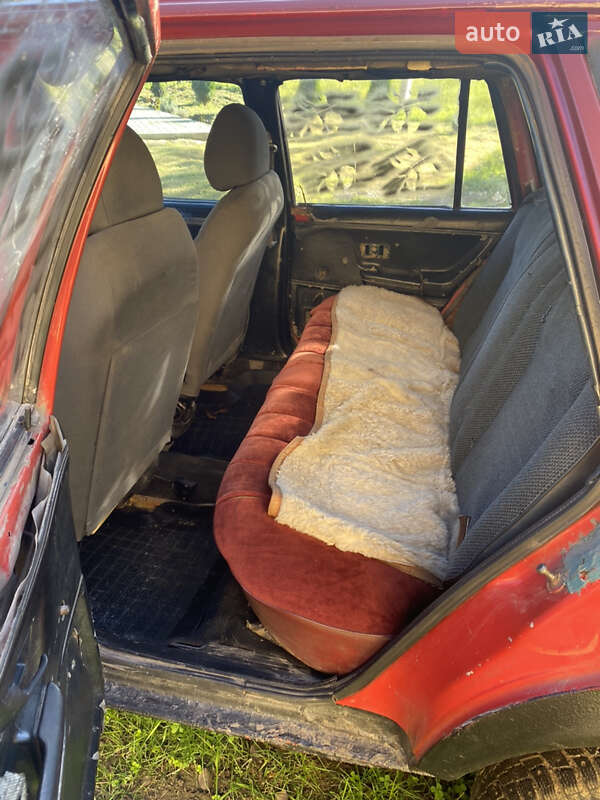 Универсал Volkswagen Passat 1986 в Бориславе