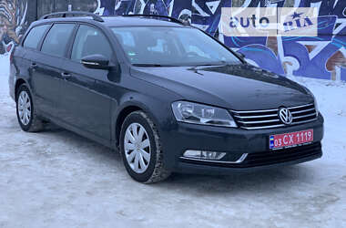 Універсал Volkswagen Passat 2012 в Луцьку