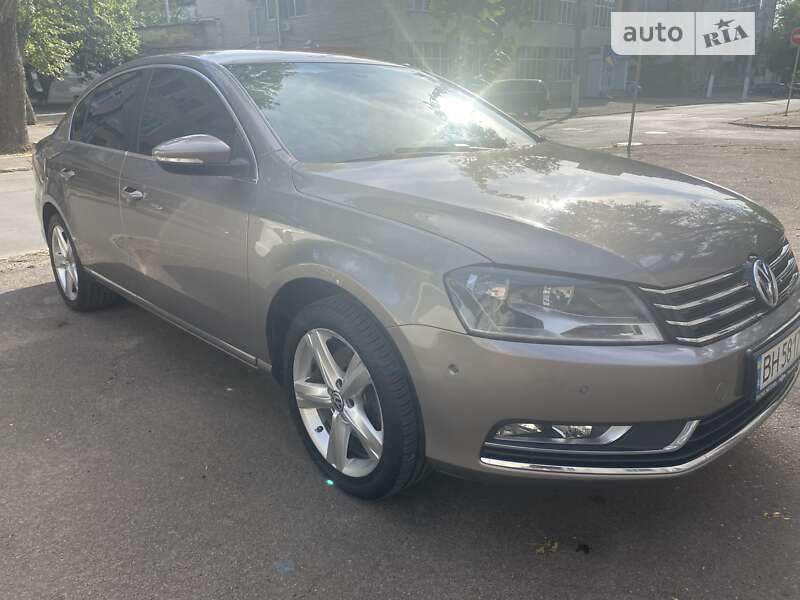 Volkswagen Passat 2011