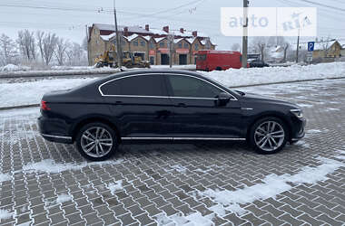 Седан Volkswagen Passat 2016 в Тернополе