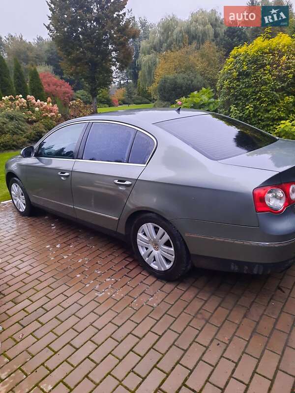 Седан Volkswagen Passat 2007 в Новояворівську