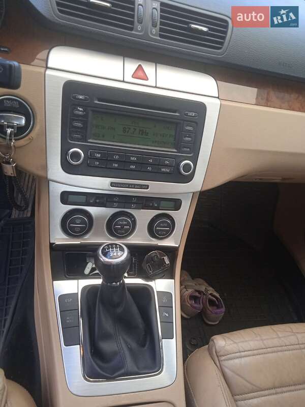 Седан Volkswagen Passat 2006 в Хмельницком