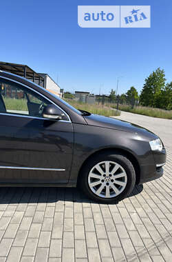 Универсал Volkswagen Passat 2008 в Новом Роздоле