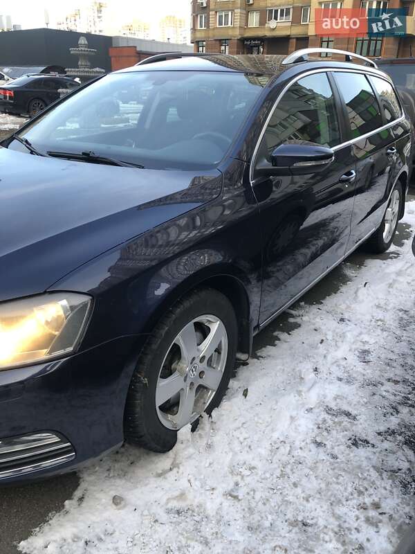 Универсал Volkswagen Passat 2013 в Киеве
