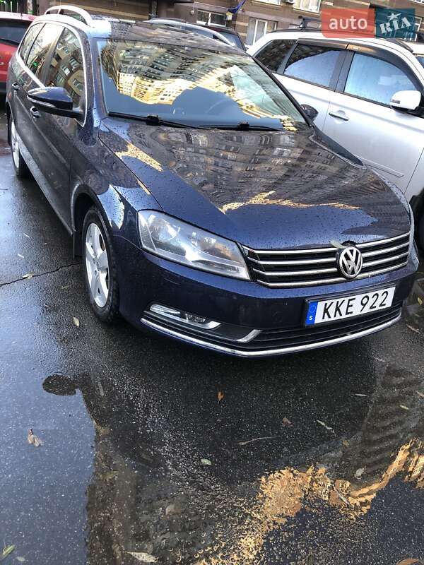 Универсал Volkswagen Passat 2013 в Киеве