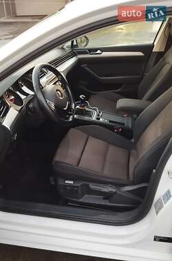 Универсал Volkswagen Passat 2015 в Любаре