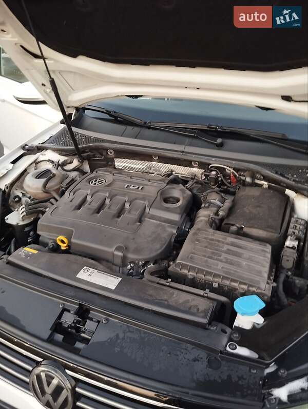 Універсал Volkswagen Passat 2015 в Старокостянтинові