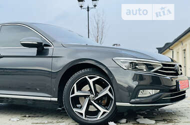 Седан Volkswagen Passat 2020 в 