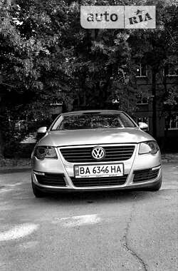 Седан Volkswagen Passat 2005 в Кропивницком