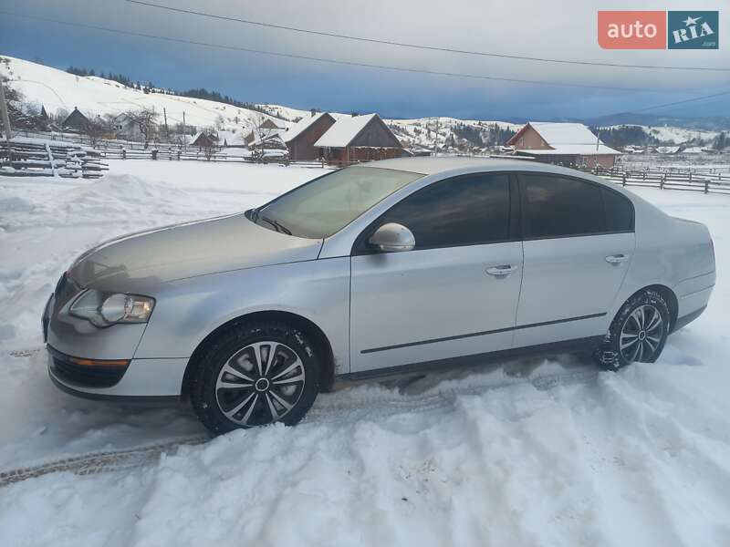 Седан Volkswagen Passat 2005 в Рахові