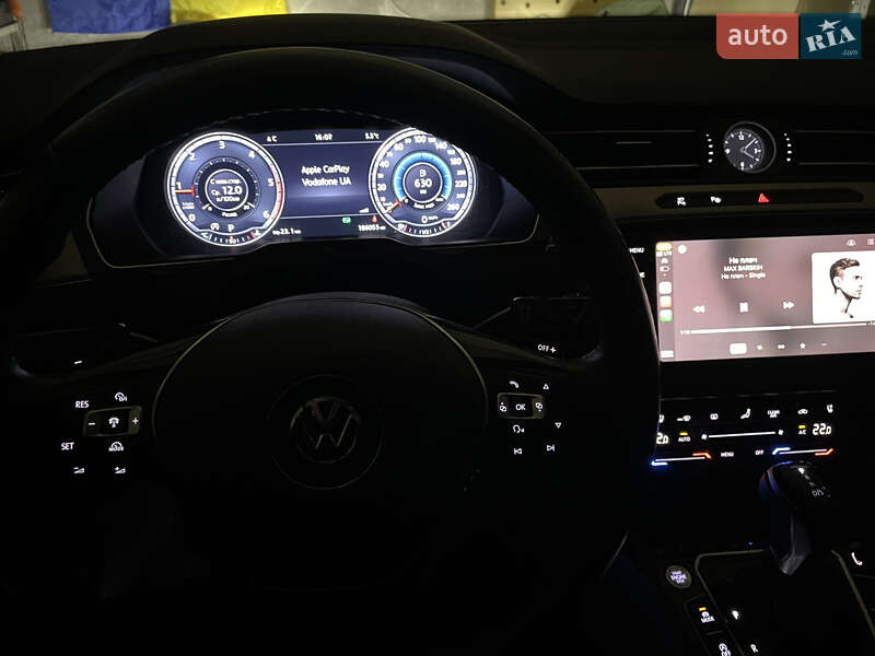 Універсал Volkswagen Passat 2014 в Одесі