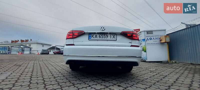 Седан Volkswagen Passat 2016 в Черновцах