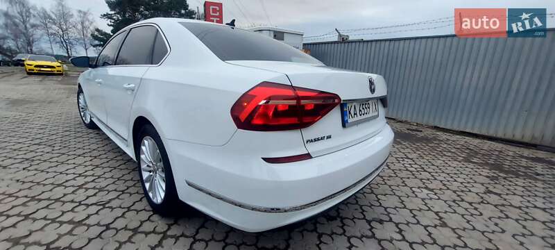 Седан Volkswagen Passat 2016 в Черновцах