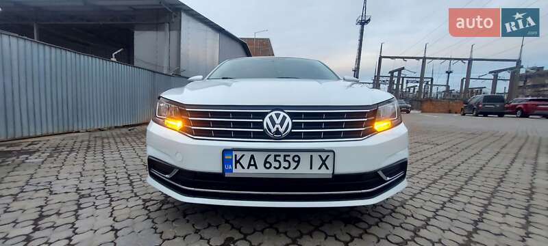 Седан Volkswagen Passat 2016 в Черновцах