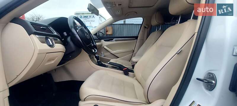 Седан Volkswagen Passat 2016 в Черновцах