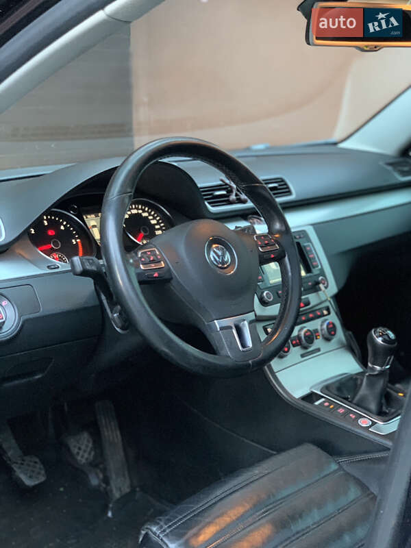 Універсал Volkswagen Passat 2013 в Стрию