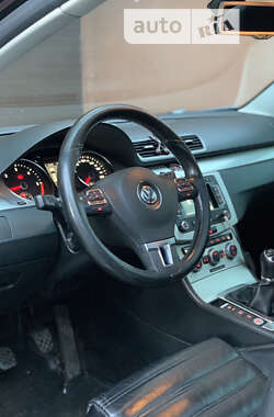 Универсал Volkswagen Passat 2013 в Стрые