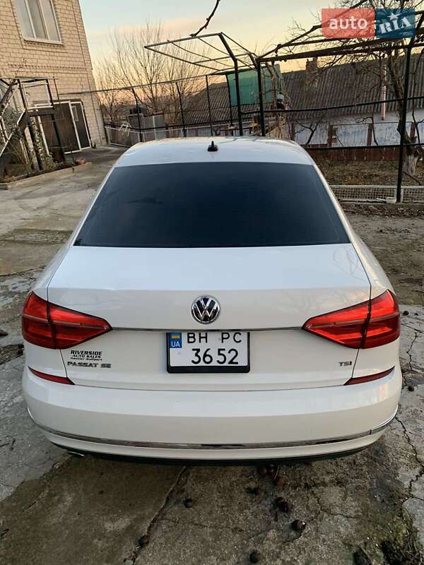 Седан Volkswagen Passat 2015 в Одесі