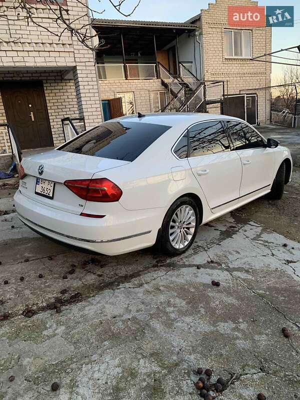 Седан Volkswagen Passat 2015 в Одесі